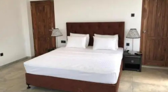Funky Hotel, Забронировать Отель Хиккадува Округ Галле