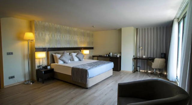 Double Corner Suite with Bosphorus View with Terrace Port Bosphorus Hotel