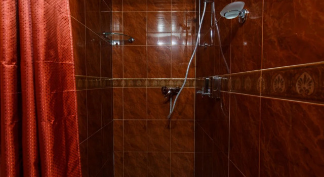 La Mare Guest House, Забронировать Апартаменты/квартира Отели Сочи с парковкой, рядом с Памятник Владимиру Ильичу Ленину, Парковка