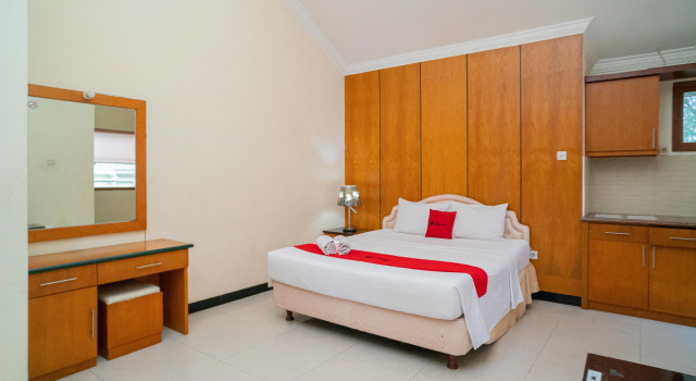 Suite RedDoorz near Rumah Sakit Baptis Kediri
