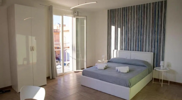 Четырёхместный номер Standard с балконом Largo Sicilia B&B