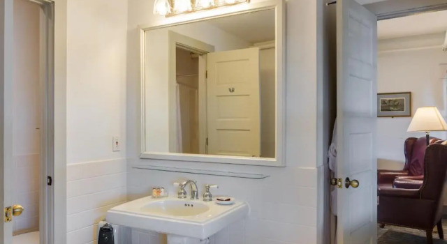 Двухместный номер Standard First Colony Inn