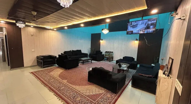 Hotel B K House
