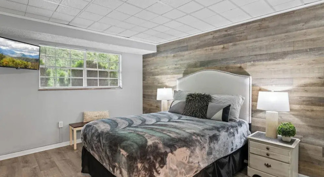 Modern 2br Condo in the Smokys!