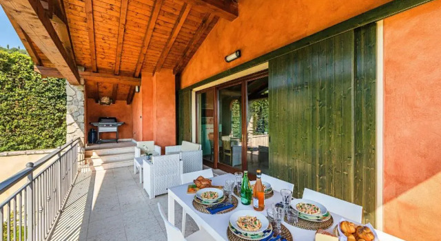 Villa Valeria con Piscina by Wonderful Italy, Забронировать Вилла Коттеджи Тосколано-Мадерно, Коттедж