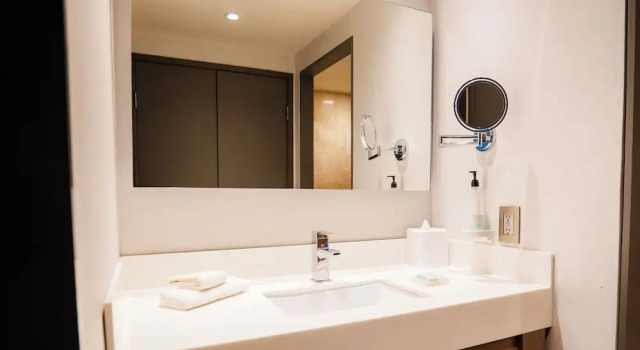 Четырёхместный номер с окнами в пол Hilton Garden Inn Mexico City Santa Fe