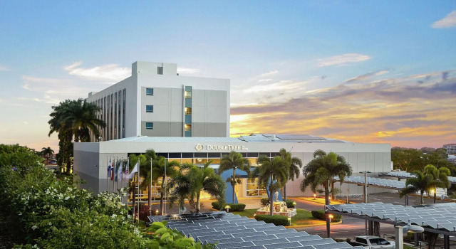 Четырёхместный номер Standard DoubleTree by Hilton Managua