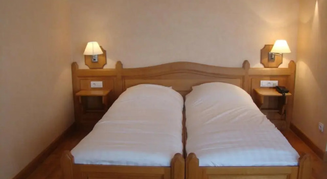 Hôtel Restaurant N 4, Забронировать Отель Мартеланж 