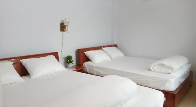 Четырёхместный номер Standard с видом на горы Hưng Phát Bungalow