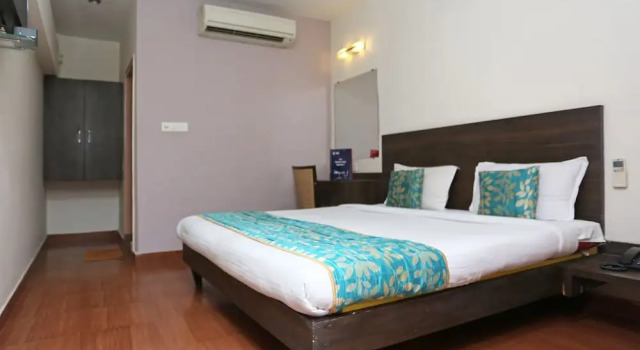 OYO 4940 Hotel Sea Rock
