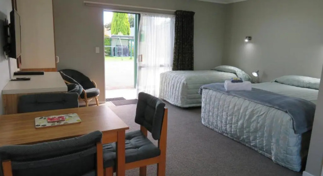 Номер Standard Commodore Court Motel