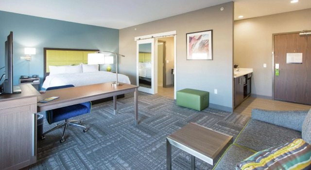 Студия Hampton Inn & Suites Stroud