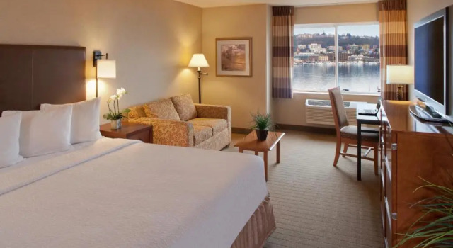 Номер Standard с видом на озеро Silver Cloud Hotel - Seattle Lake Union