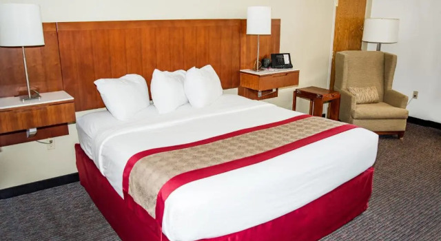 Номер Pet-Friendly The Cairn Hotel, an Ascend Collection Hotel