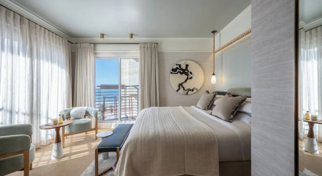 Номер Deluxe с балконом и с видом на море The Savoy Tel-Aviv, Sea Side