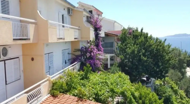Nina - sea View Family Apartments - A5, Book Lejlighed Hoteller i Split Region med parkering, Parkering