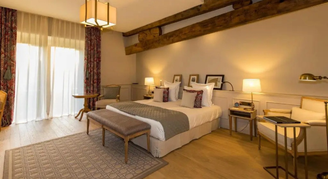 Полулюкс с балконом Hôtel Chais Monnet & Spa