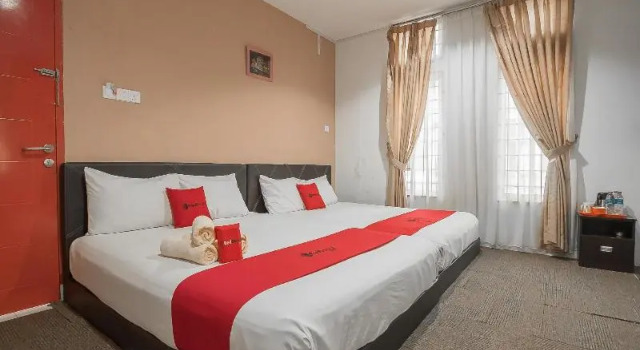 Люкс Standard RedDoorz @ Batam Center 2