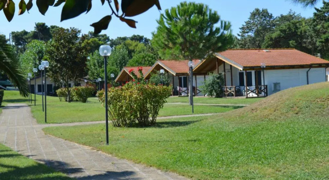 Бунгало с видом на сад Settebello Village