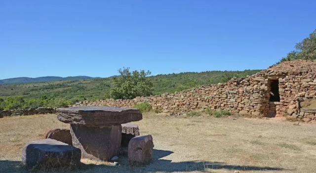 Secluded Villa in Félines With Private Pool, Nice Views & Close to Town Centre, Rezerwuj Willa Domki letniskowe w Felines-Minervois, Domek