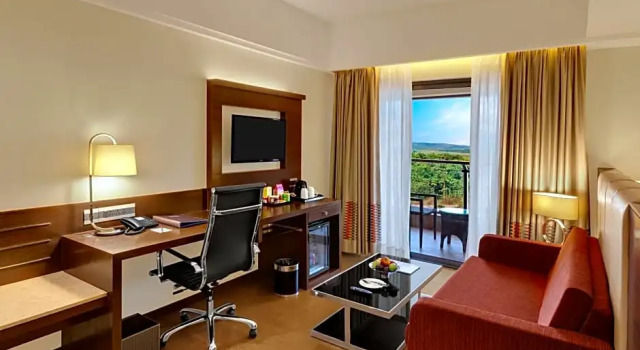 Номер Executive The Fern Kadamba Hotel & Spa Goa, Panjim, Series by Marriott