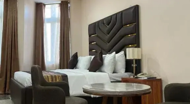 De Silver Green Luxury Hotel, Book Hotel Hotels in Bwari with a Pool, Swimming Pool