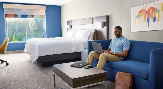 Одноместный номер Premium Holiday Inn Express & Suites Overland Park South by IHG