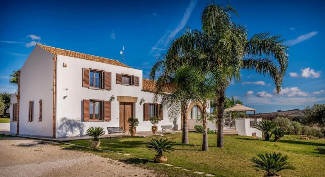 Villa Donna Agaver 6 Emma Villas, Book Villa Hotels in Paceco with Parking, Parking