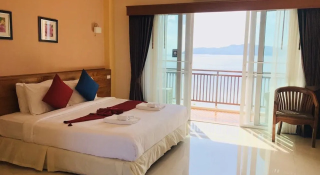 Номер Standard с балконом и с видом на море Royal Hill Satun Hotel