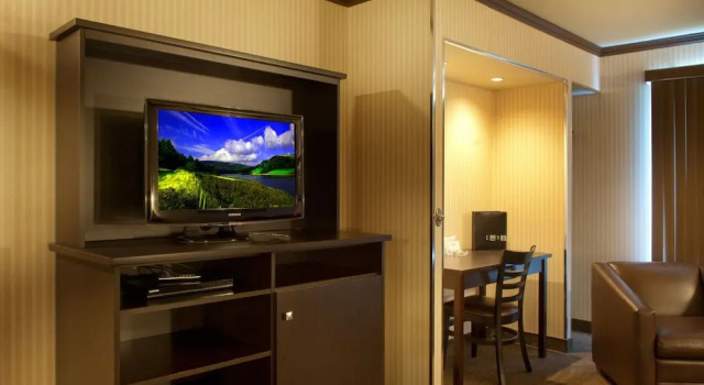Номер Standard Ramada by Wyndham Laval