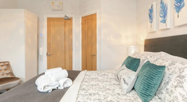 Room in Apartment - 12 Helena Luxury Serviced Apartment, Varaa Huoneisto Asunnot kohteessa Merseyside, Huoneisto