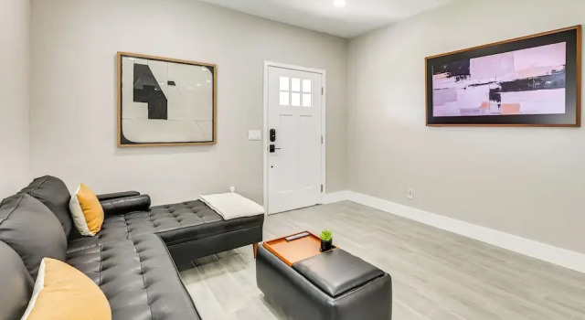 Modern Lakeland Golf Retreat w/ Putting Green