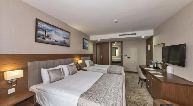 Семейный номер Standard с балконом Land Park Hotel