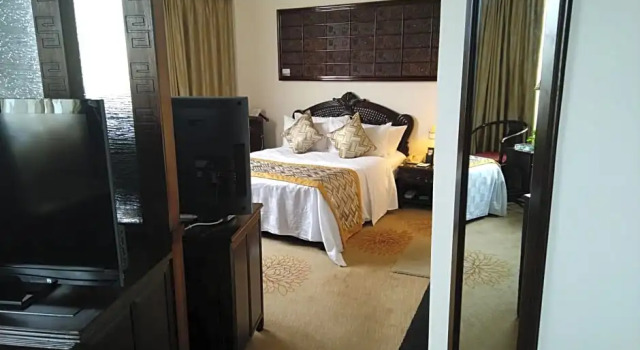 Люкс Executive Jindu Crown Hotel