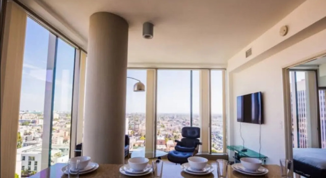 Modern La 2 Bedroom Luxury Suites