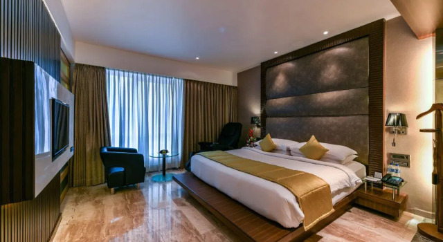 The Regale by Tunga