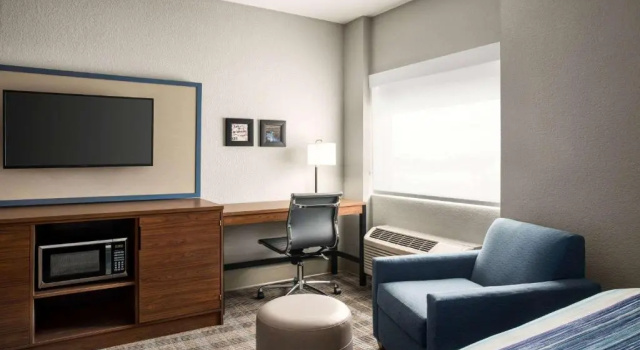 Двухместный номер Standard AmericInn by Wyndham Branson & Conference Center
