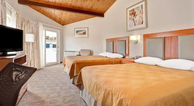 Четырёхместный номер Deluxe Travelodge by Wyndham Mill Valley/Sausalito