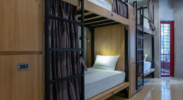 Кровать в общем номере (женский номер) 9 Hostel and Bar