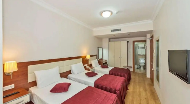 Номер Classic La Garden Hotel