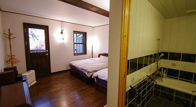 Petit Hotel of Log House Tombouctou, Book Hotel Hoteller i Koshinetsu med parkering, Parkering