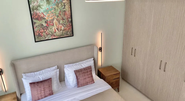 SuperHost - Stylish Apartment Facing Creek Harbour