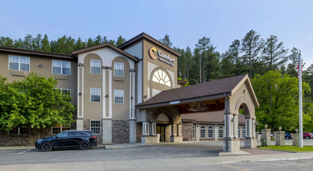 Comfort Inn & Suites Mt Rushmore, Забронировать Отель Кистон Wind Cave National Park