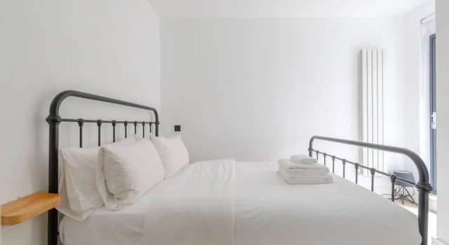 Charming & Stylish 1BD Flat - Bethnal Green, Забронировать Отель Бизнес-отели Англии, 4* 5*