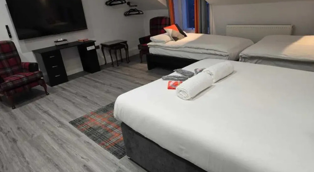 Familie Studio Mayfield Suites