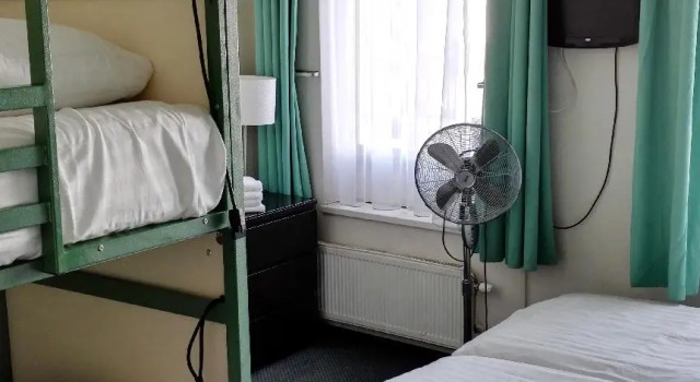 Четырёхместный номер Standard Rembrandt Square Hotel