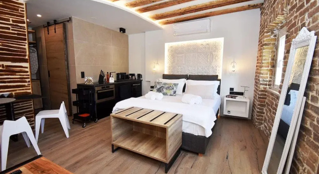 Murofinto Homes, Забронировать Отель Отели Острова Корфу с парковкой, рядом с Церковь Святого Спиридона, Парковка