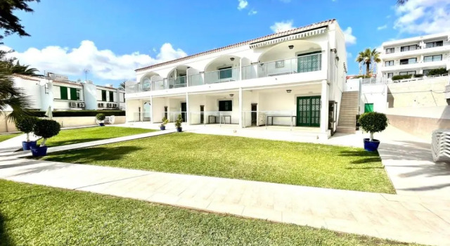 Apartamento 3A con FreeWifi y estupenda vista a Mar en Playa Las Burras