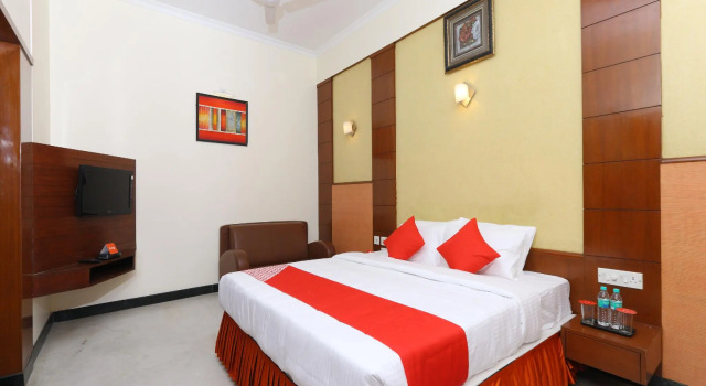 OYO Townhouse 551 Chennai Deluxe Koyambedu, Забронировать Отель Отели штата Тамилнада 3 звезды, 3*