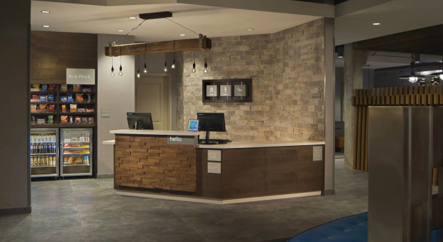 TownePlace Suites by Marriott Foley at OWA, Book Hotel Hoteller i Foley med parkering, Parkering